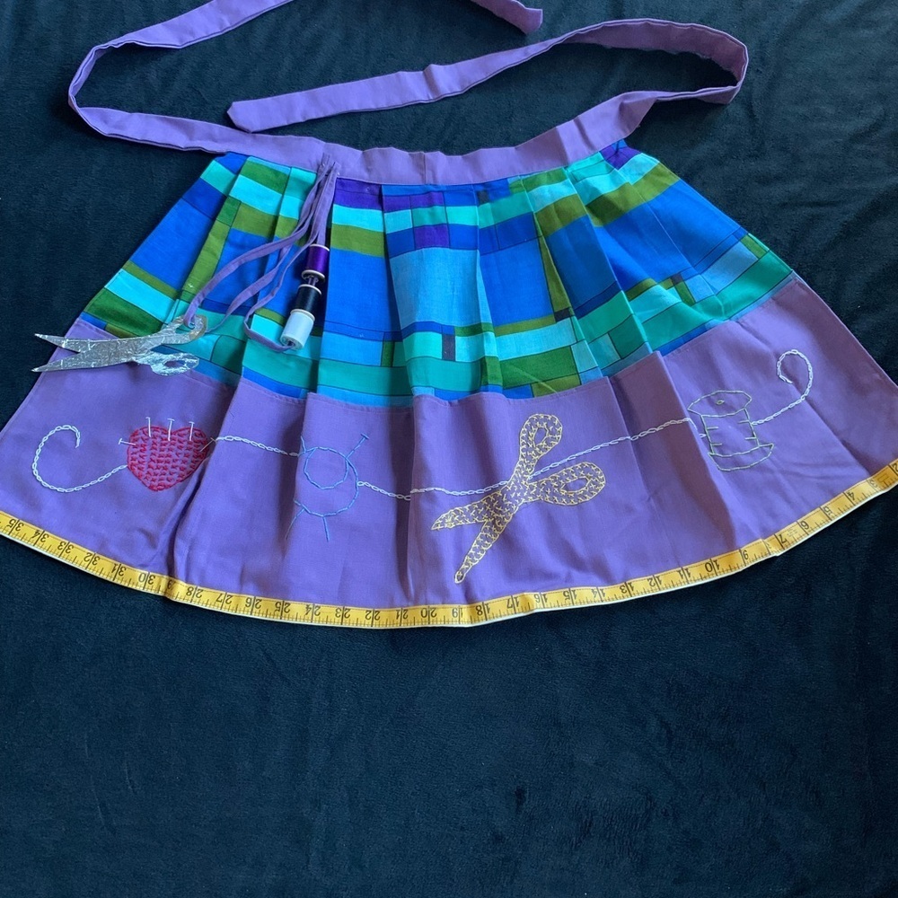 Handmade Apron Embroidery‎ Sewing Pattern